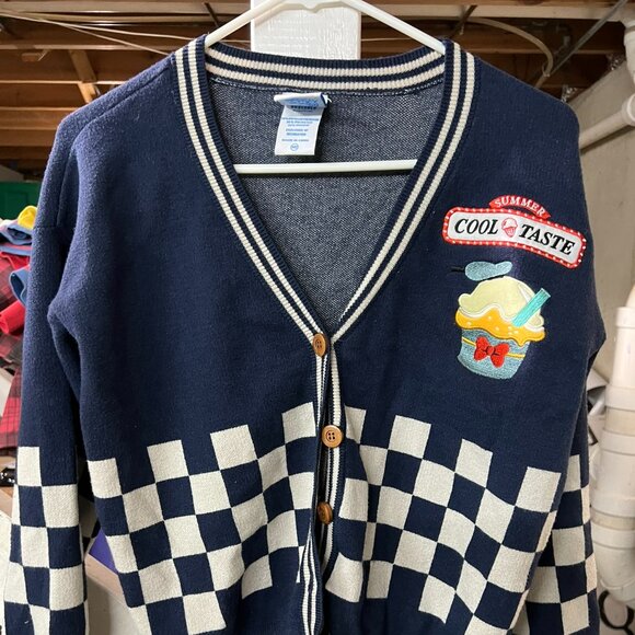 Disney Donald Duck Sweater - Size Medium - Cute & Retro Style - Picture 1 of 3